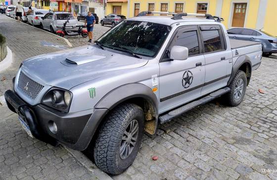 MITSUBISHI L200 2.5 GL 4X4 CD 8V TURBO DIESEL 4P MANUAL MITSUBISHI L200 2.5 GL 4X4 CD 8V TURBO DIESEL 4P MANUAL